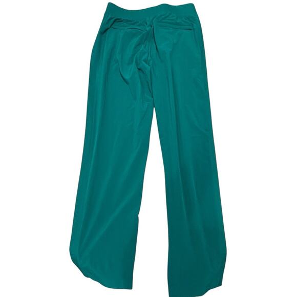 Athleta Brooklyn Ankle Pant Size 4
Emerald Green Style 198671 Ankle Pants NEW - Picture 4 of 12
